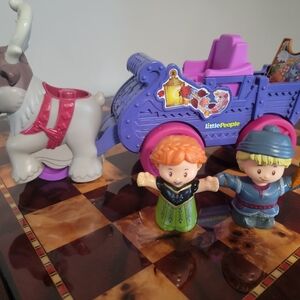 Fisher-Price Little People Frozen Sleigh Set